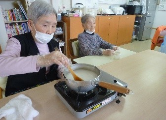 わらびもち作り
